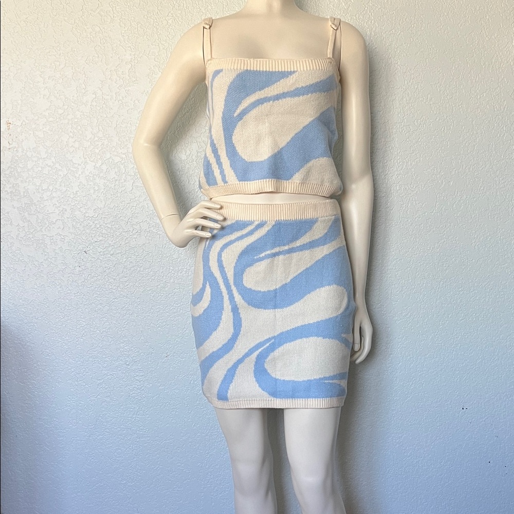 Miss Sparkling Crop Top + Skirt Set L Cream Blue Knit Sweater Material
